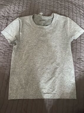 Aritzia Seamless Heather Gray Crew Top
